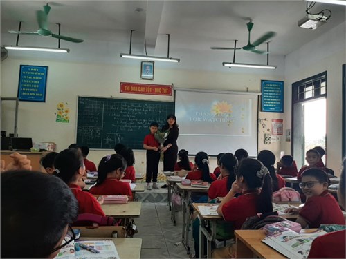 Tiết thi giáo viên dạy giỏi cấp trường cuả cô giáo Nguyễn Thị Hồng
